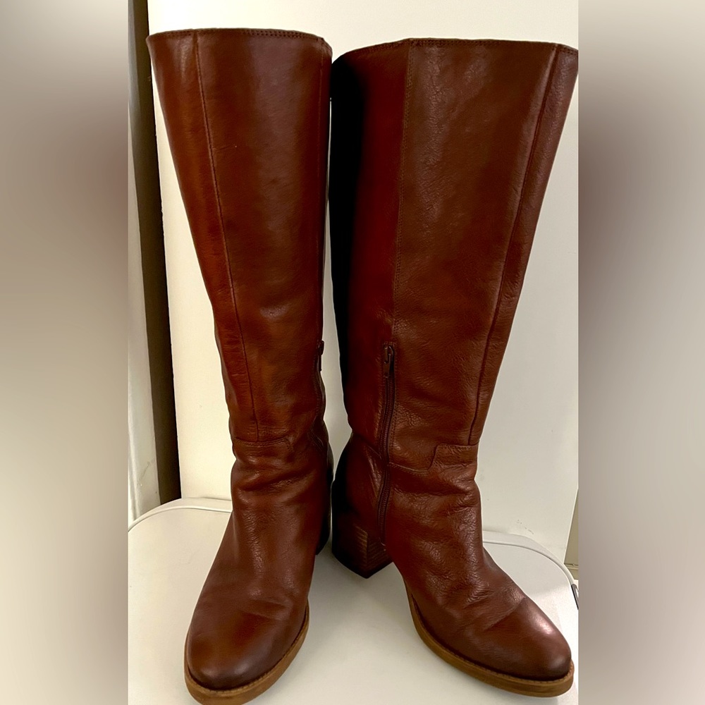 Lucky Brand Wide Calf, knee high boot with stacked heel in size 10M